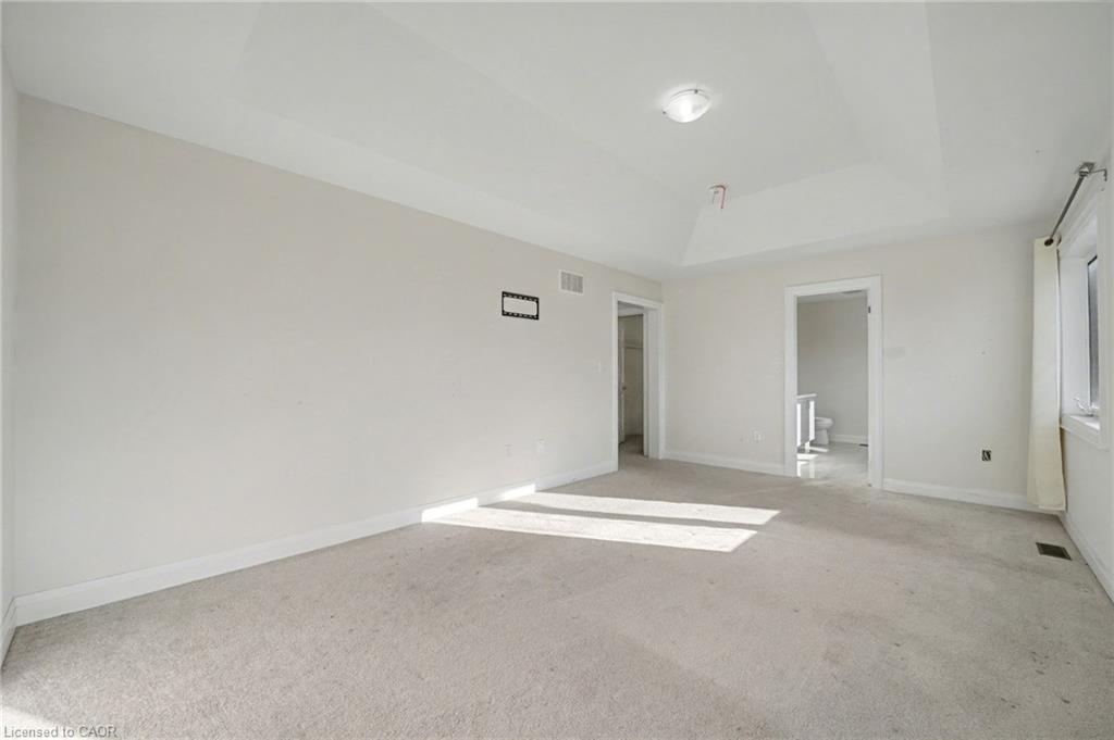 343 Northglen Boulevard, Bowmanville, ON - Indoor Photo Showing Other Room