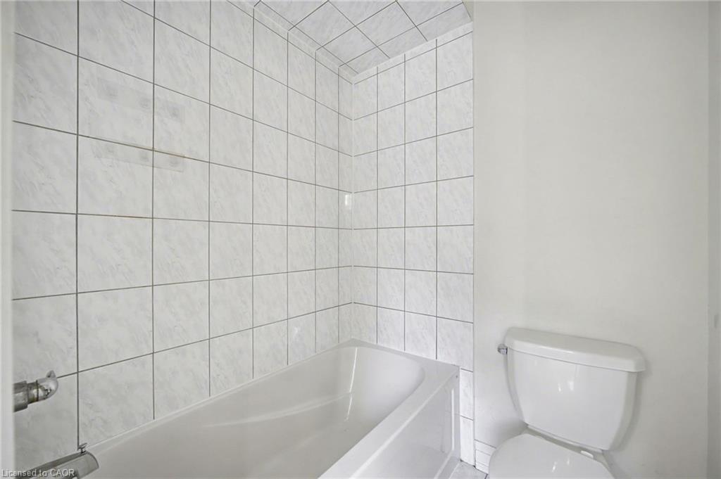 343 Northglen Boulevard, Bowmanville, ON - Indoor Photo Showing Bathroom