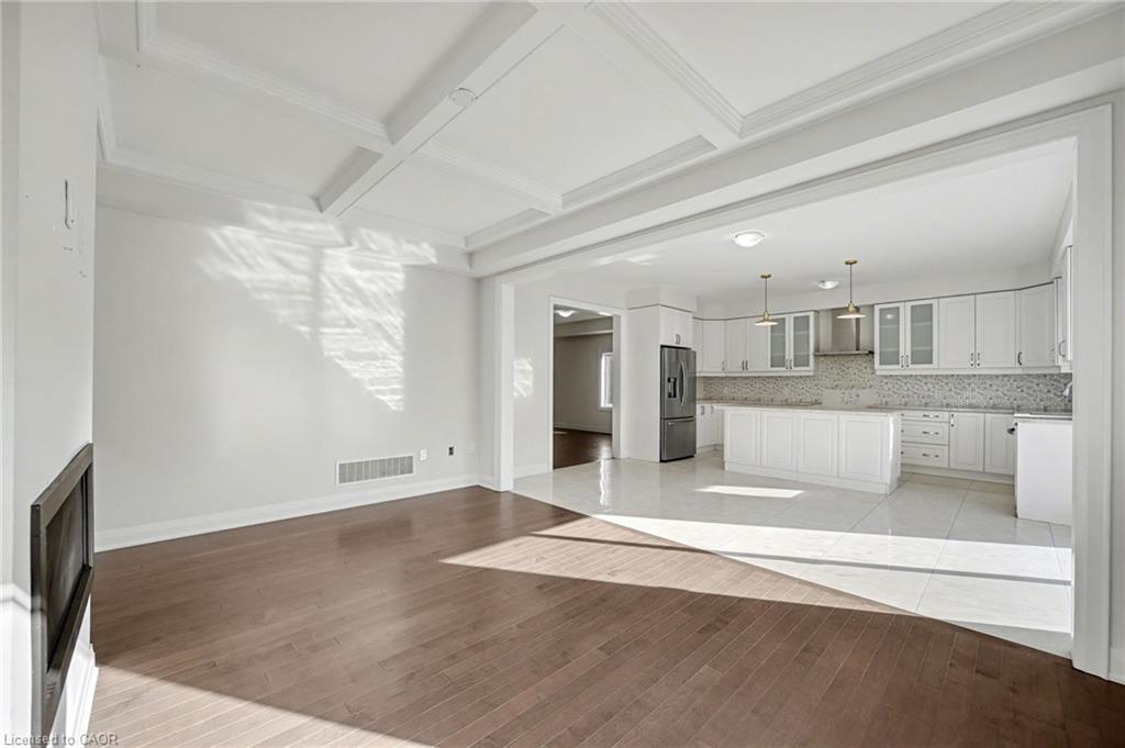 343 Northglen Boulevard, Bowmanville, ON - Indoor Photo Showing Other Room