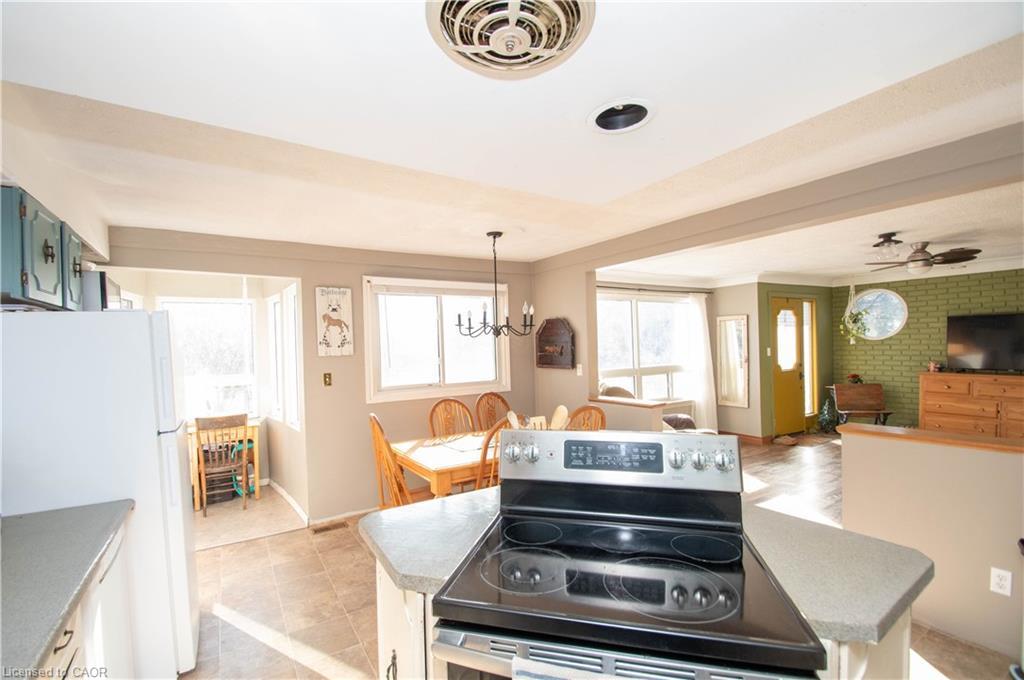 535 Mcdowell Road E, Simcoe, ON - Indoor Photo Showing Kitchen