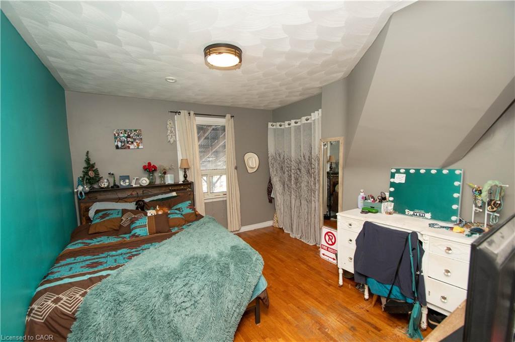 535 Mcdowell Road E, Simcoe, ON - Indoor Photo Showing Bedroom