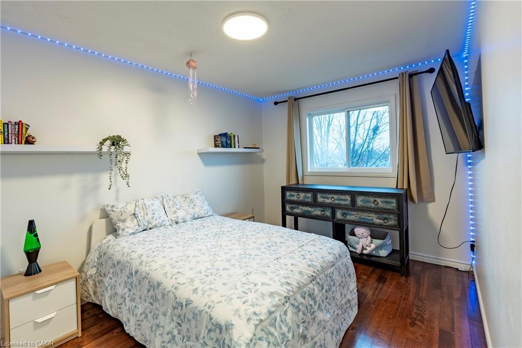 83 Burnaby Crescent, Kitchener, ON - Indoor Photo Showing Bedroom