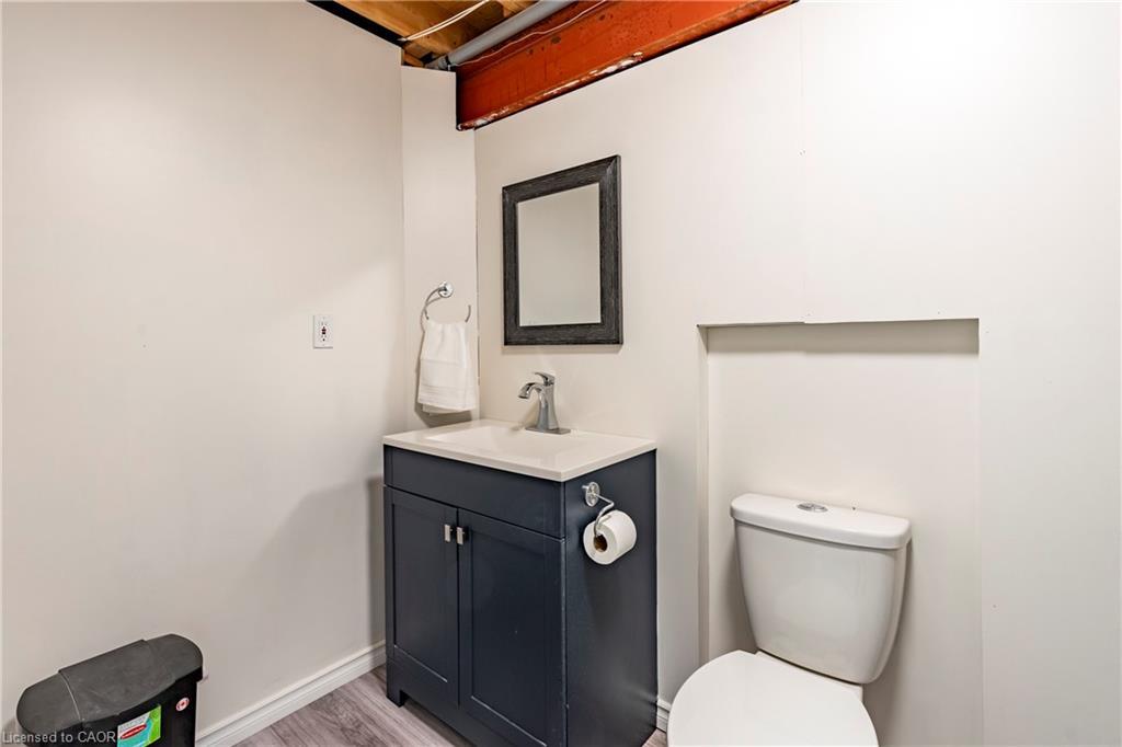 83 Burnaby Crescent, Kitchener, ON - Indoor Photo Showing Bathroom