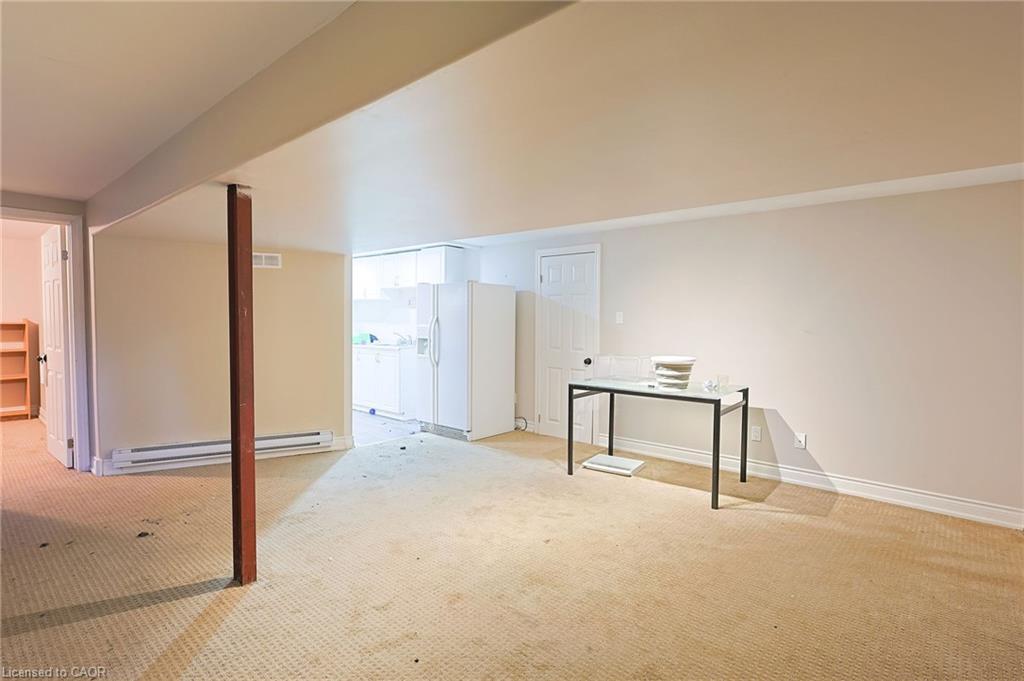 122 Fundy Avenue, London, ON - Indoor Photo Showing Other Room