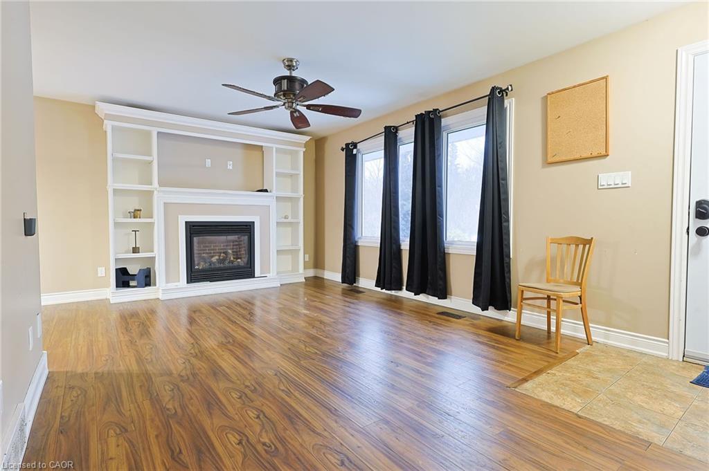 122 Fundy Avenue, London, ON - Indoor Photo Showing Living Room With Fireplace