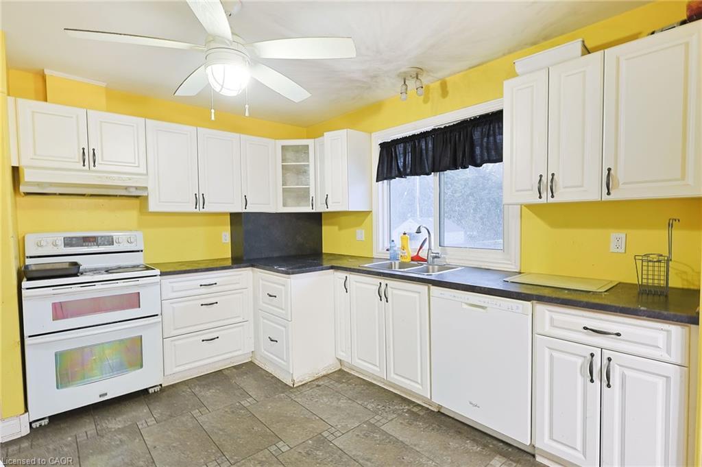 122 Fundy Avenue, London, ON - Indoor Photo Showing Kitchen With Double Sink