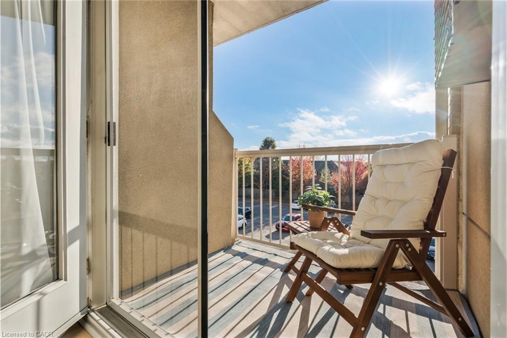 304-4450 Fairview Street, Burlington, ON - With Exterior