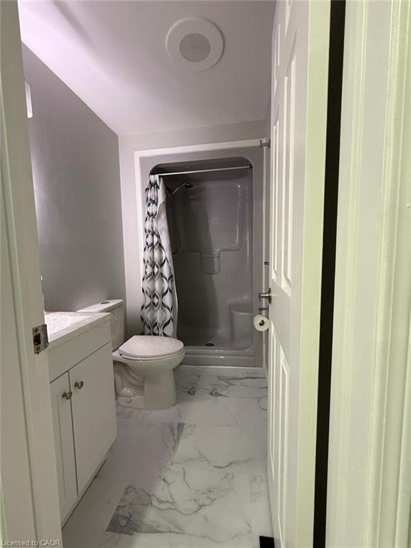 60 Denlow Street, Kitchener, ON - Indoor Photo Showing Bathroom