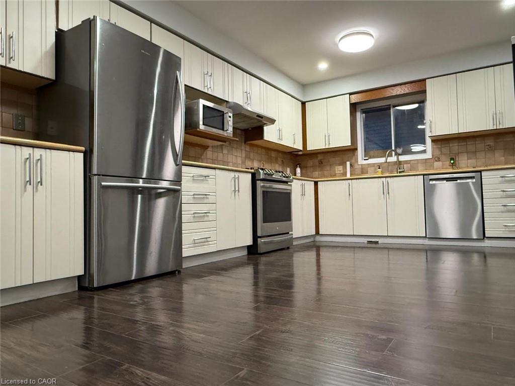 60 Denlow Street, Kitchener, ON - Indoor Photo Showing Kitchen