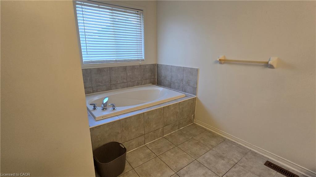 3688 Emery Drive, Mississauga, ON - Indoor Photo Showing Bathroom