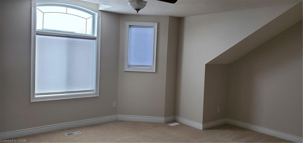 21 Pamela Lane, Cambridge, ON - Indoor Photo Showing Other Room