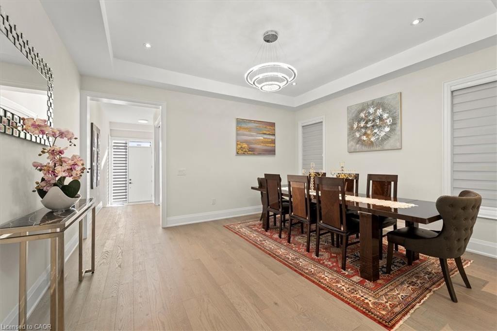 121 Milky Way Drive, Richmond Hill, ON - Indoor Photo Showing Dining Room