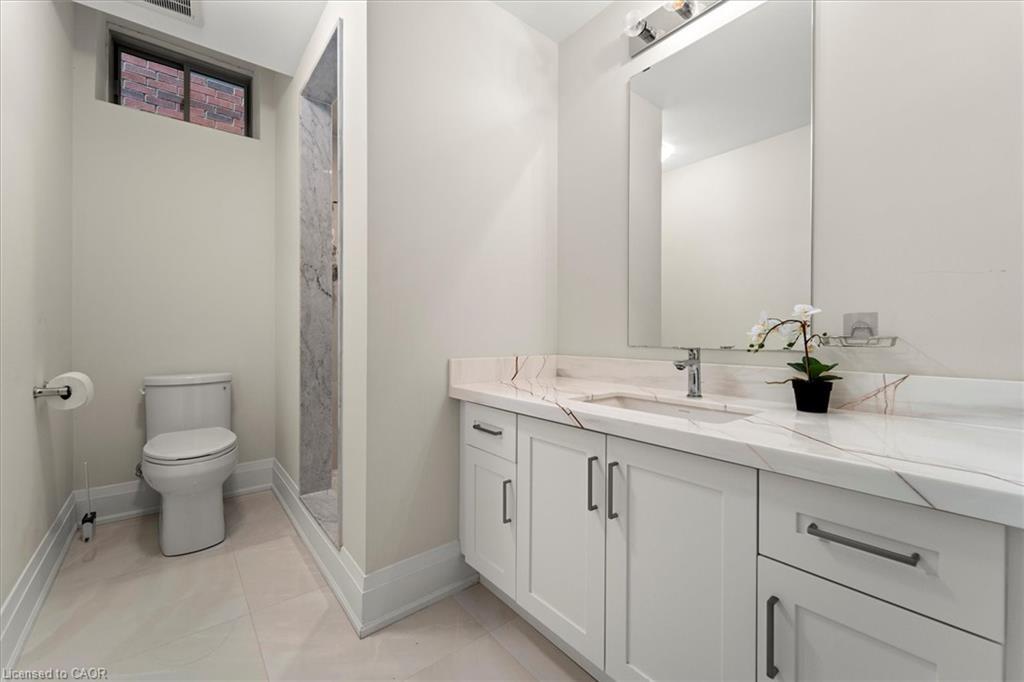 121 Milky Way Drive, Richmond Hill, ON - Indoor Photo Showing Bathroom