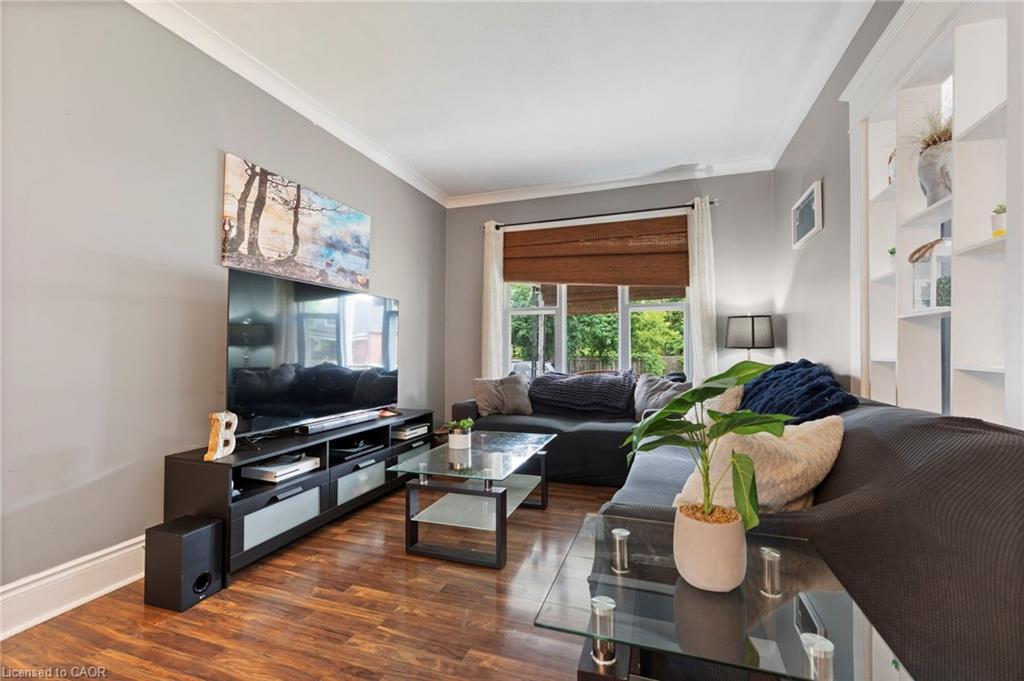17 Bertha Street, Simcoe, ON - Indoor Photo Showing Living Room