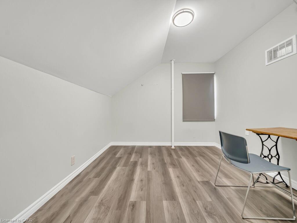 860 Vine Street, Cambridge, ON - Indoor Photo Showing Other Room