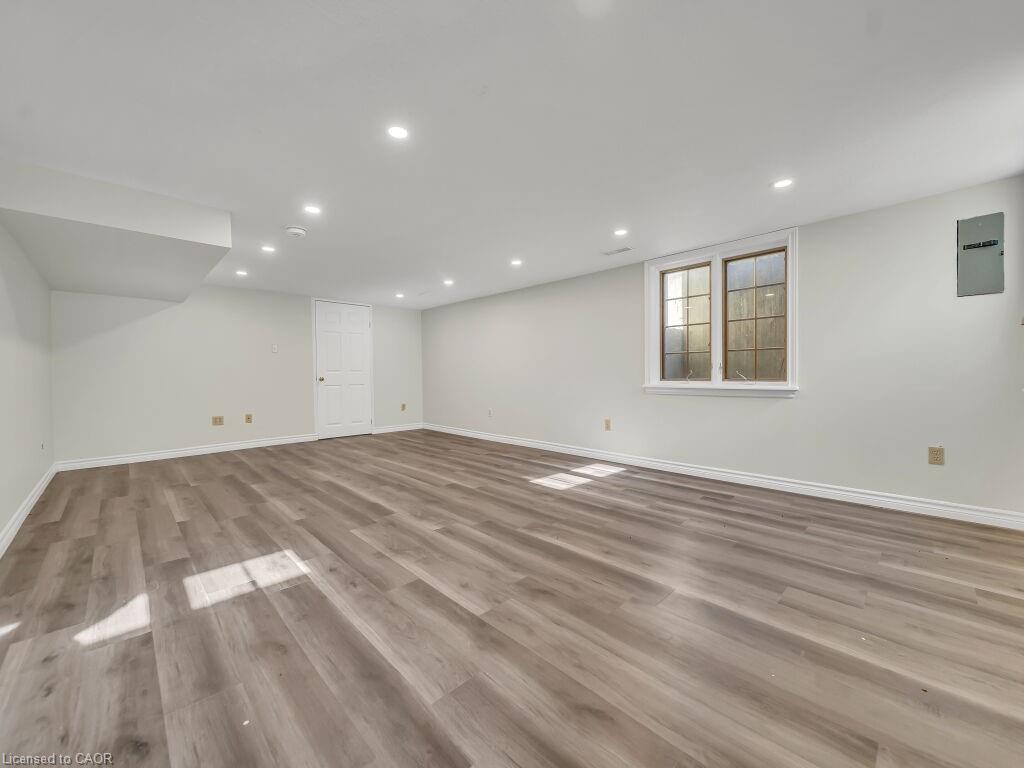 860 Vine Street, Cambridge, ON - Indoor Photo Showing Other Room