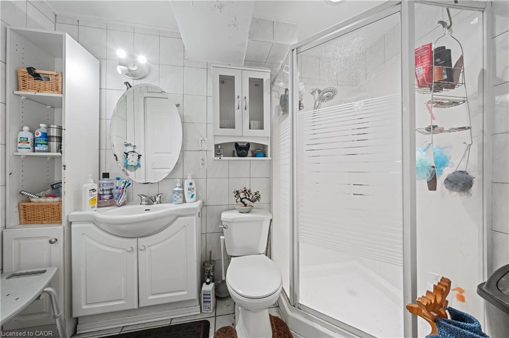 53 Bluerock Crescent, Cambridge, ON - Indoor Photo Showing Bathroom