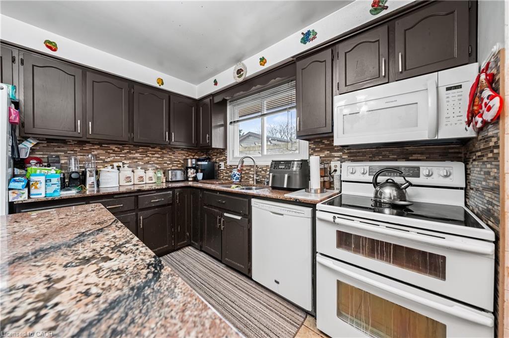 53 Bluerock Crescent, Cambridge, ON - Indoor Photo Showing Kitchen With Double Sink