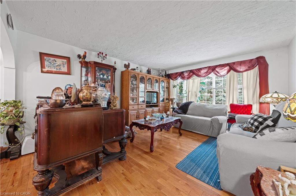 53 Bluerock Crescent, Cambridge, ON - Indoor Photo Showing Living Room