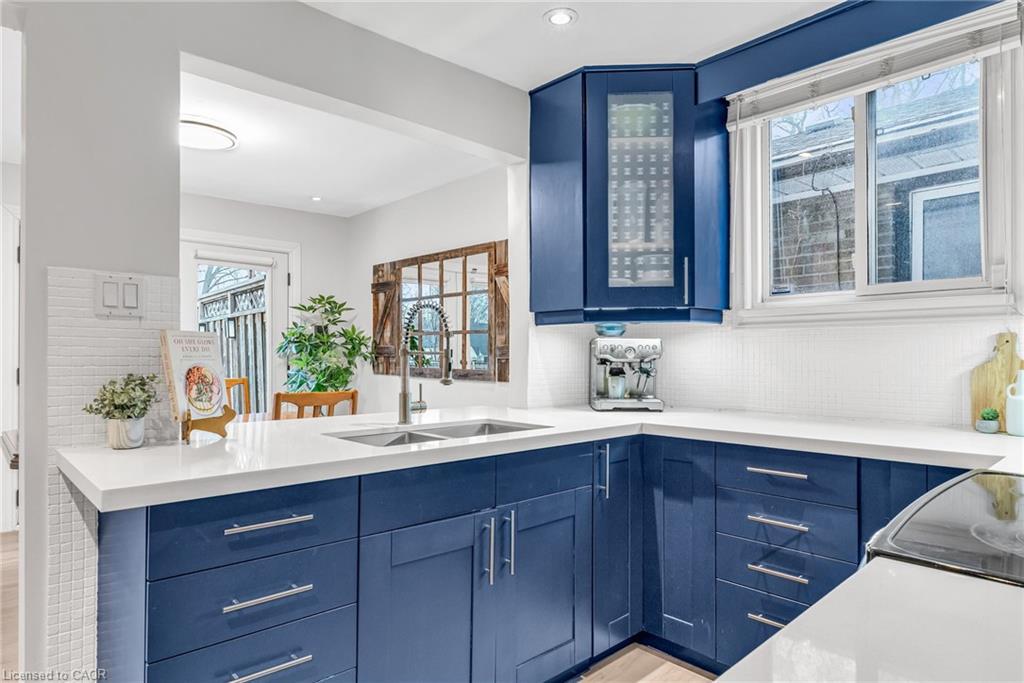 1034 Meredith Avenue, Mississauga, ON - Indoor Photo Showing Kitchen With Double Sink