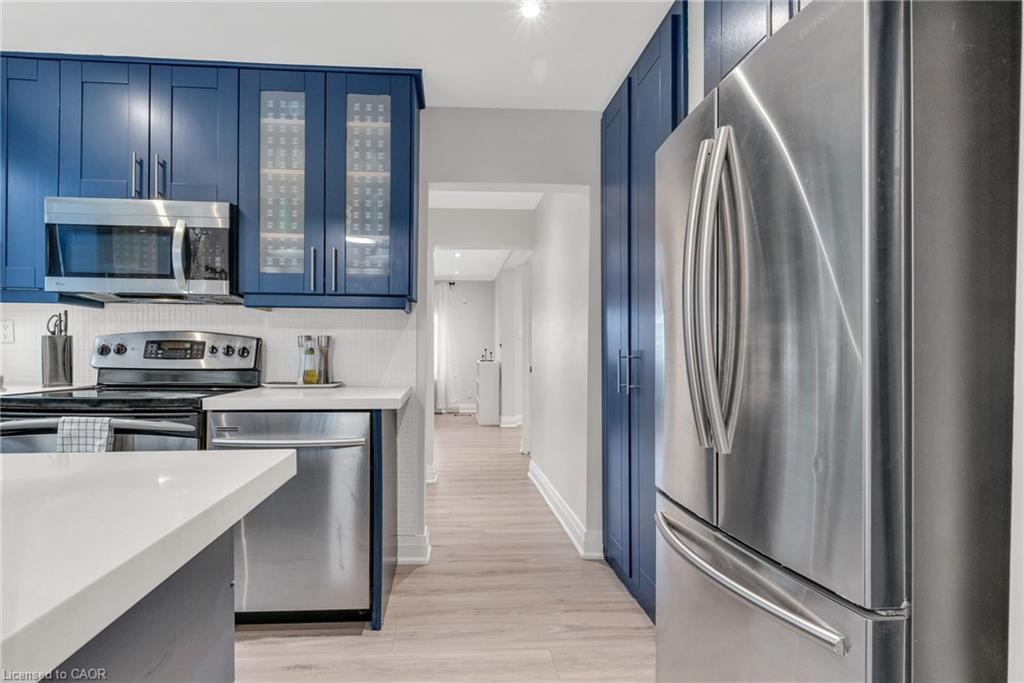 1034 Meredith Avenue, Mississauga, ON - Indoor Photo Showing Kitchen With Stainless Steel Kitchen With Upgraded Kitchen