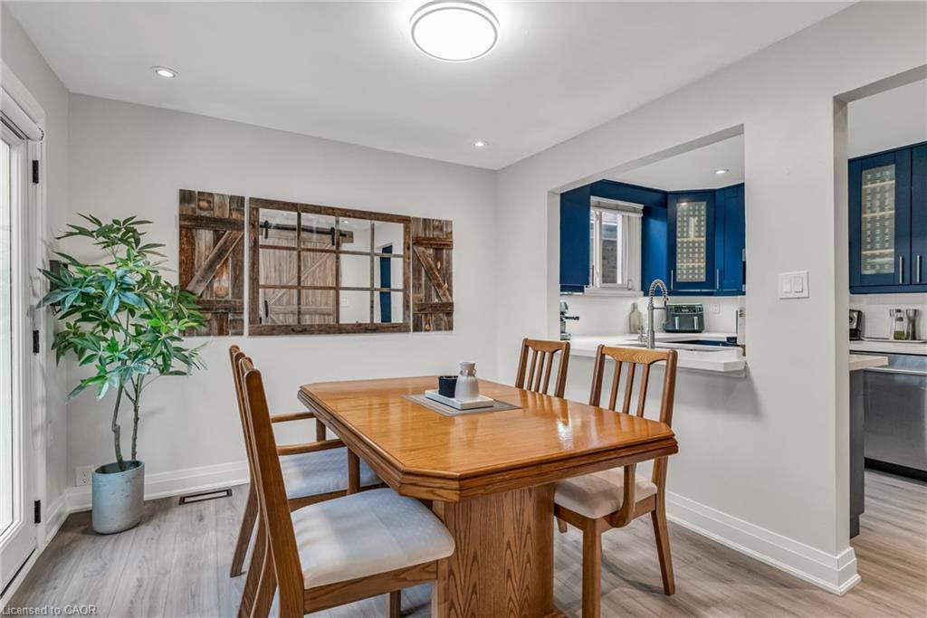 1034 Meredith Avenue, Mississauga, ON - Indoor Photo Showing Dining Room