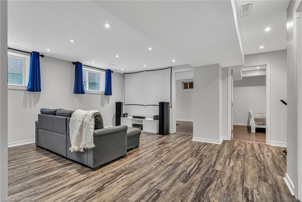 1034 Meredith Avenue, Mississauga, ON - Indoor