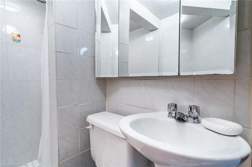 244 Hughson Street N, Hamilton, ON - Indoor Photo Showing Bathroom