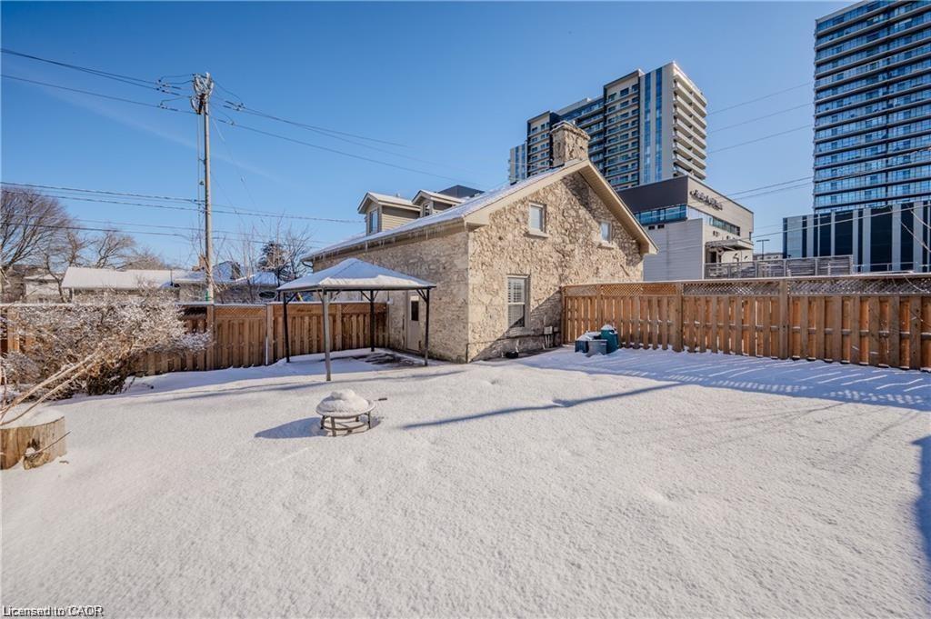 16-18 St Andrews Street, Cambridge, ON - Outdoor