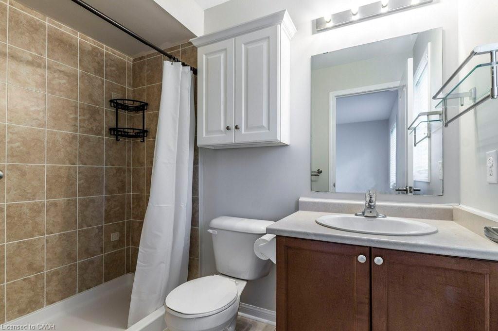 470 Beach Boulevard, Hamilton, ON - Indoor Photo Showing Bathroom