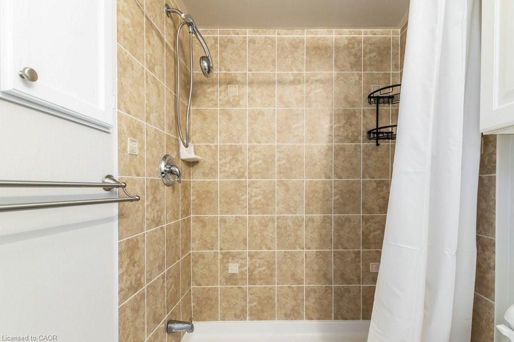 470 Beach Boulevard, Hamilton, ON - Indoor