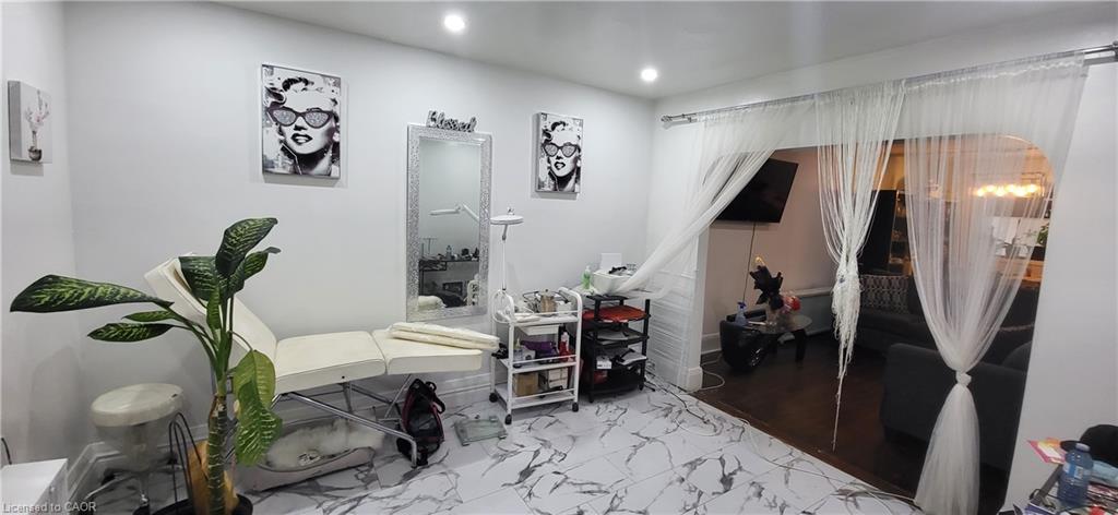 4 Nickle Street, Toronto, ON - Indoor