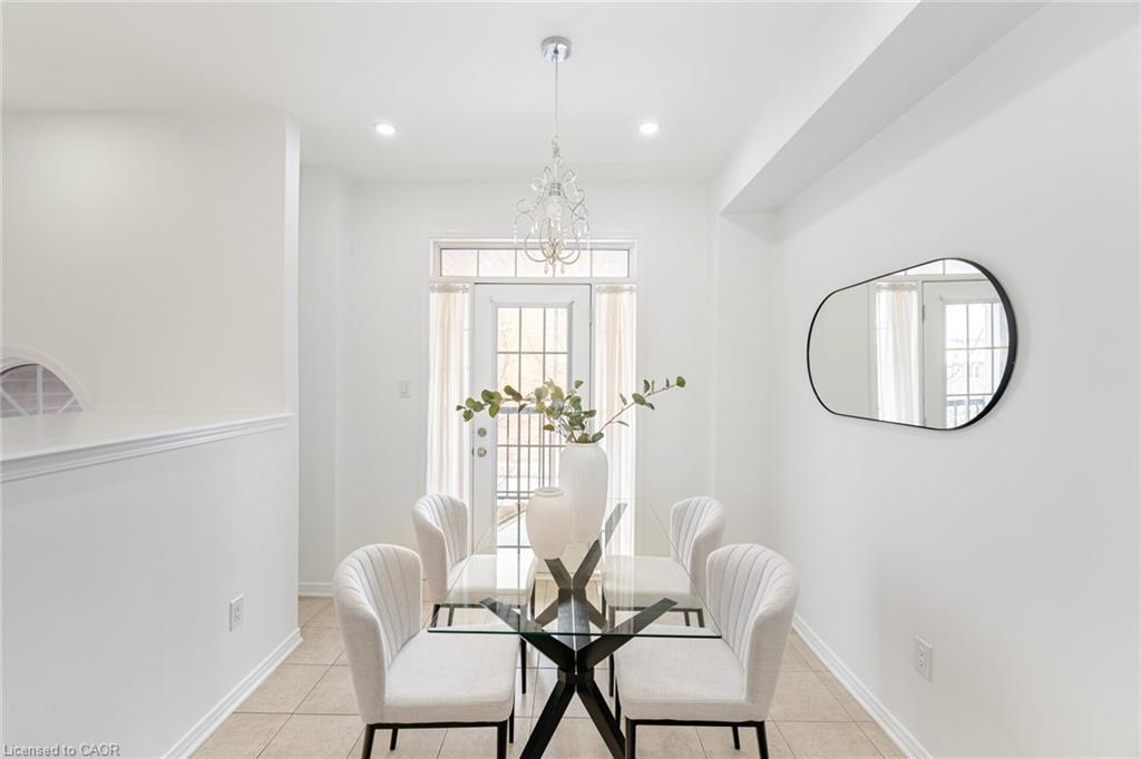 7186 Triumph Lane, Mississauga, ON - Indoor