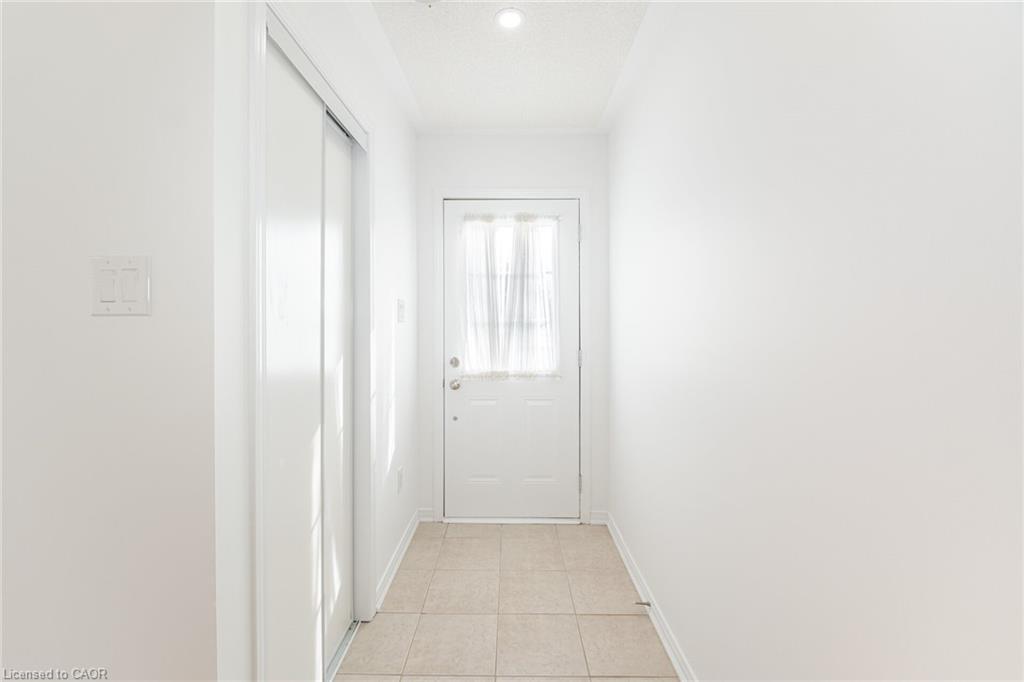 7186 Triumph Lane, Mississauga, ON - Indoor Photo Showing Other Room