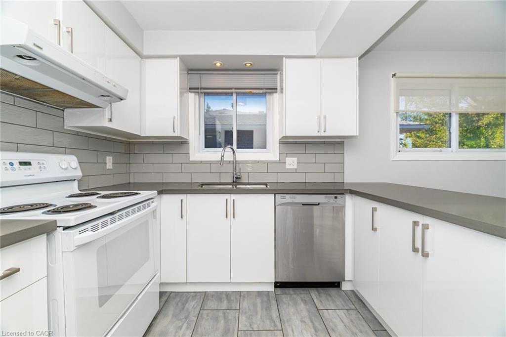 7 Maitland Avenue, Hamilton, ON - Indoor Photo Showing Kitchen With Double Sink