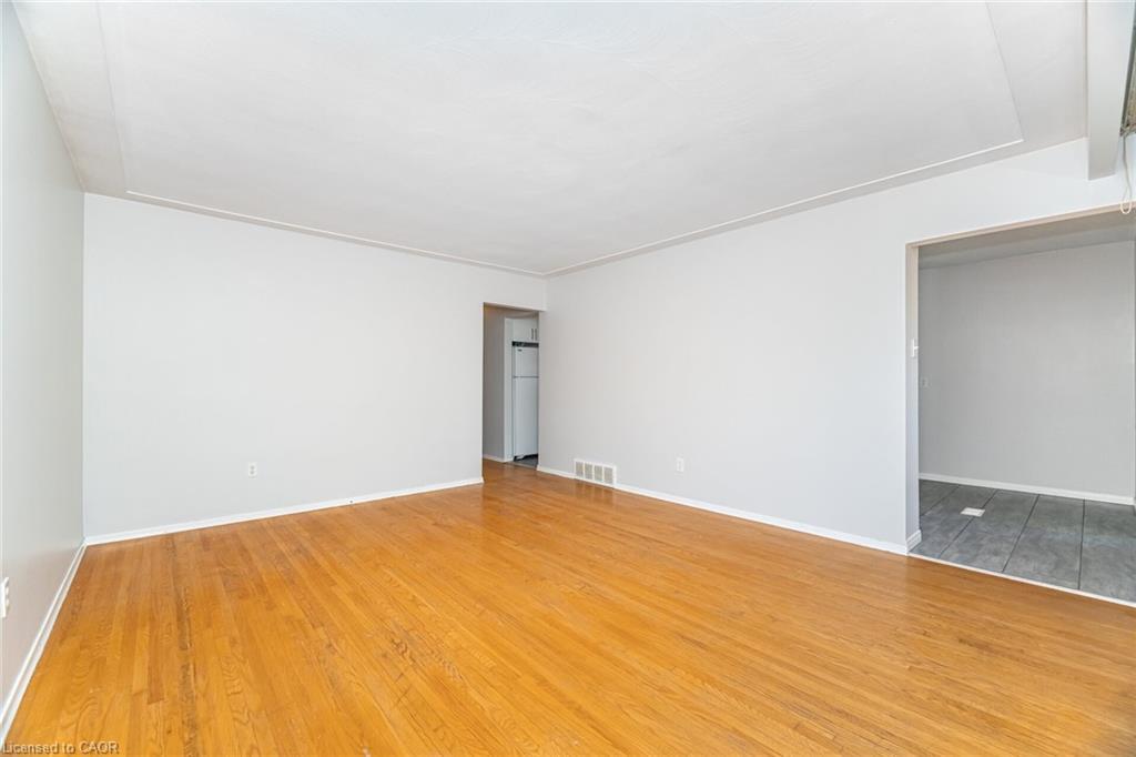 7 Maitland Avenue, Hamilton, ON - Indoor Photo Showing Other Room