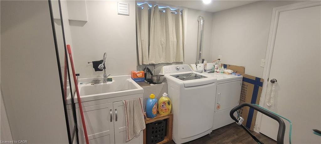 7 Maitland Avenue, Hamilton, ON - Indoor Photo Showing Laundry Room