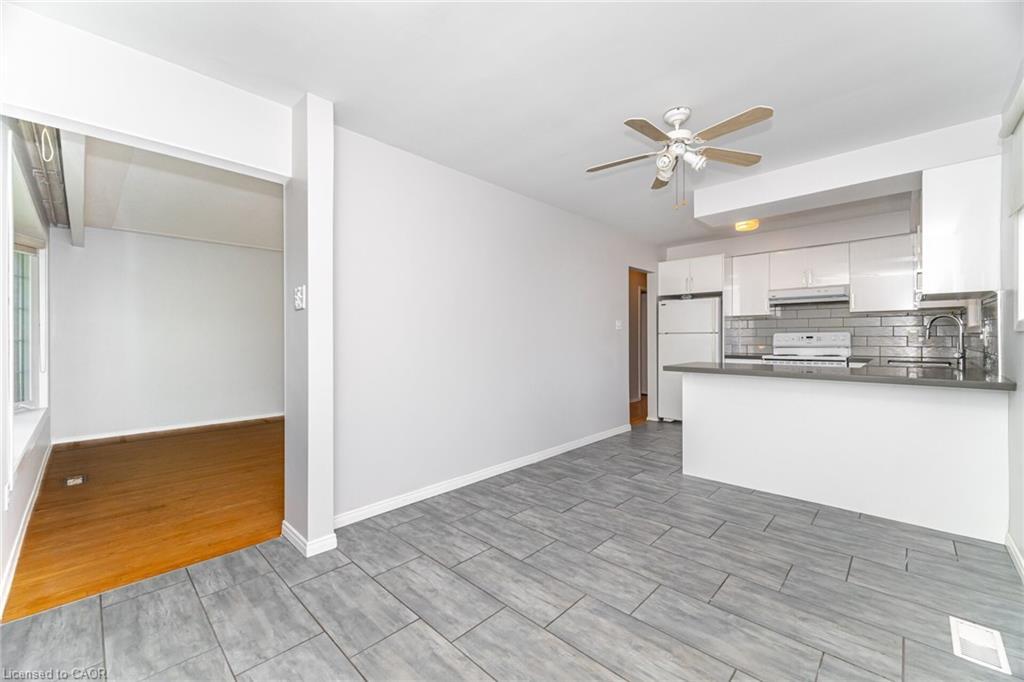 7 Maitland Avenue, Hamilton, ON - Indoor Photo Showing Kitchen