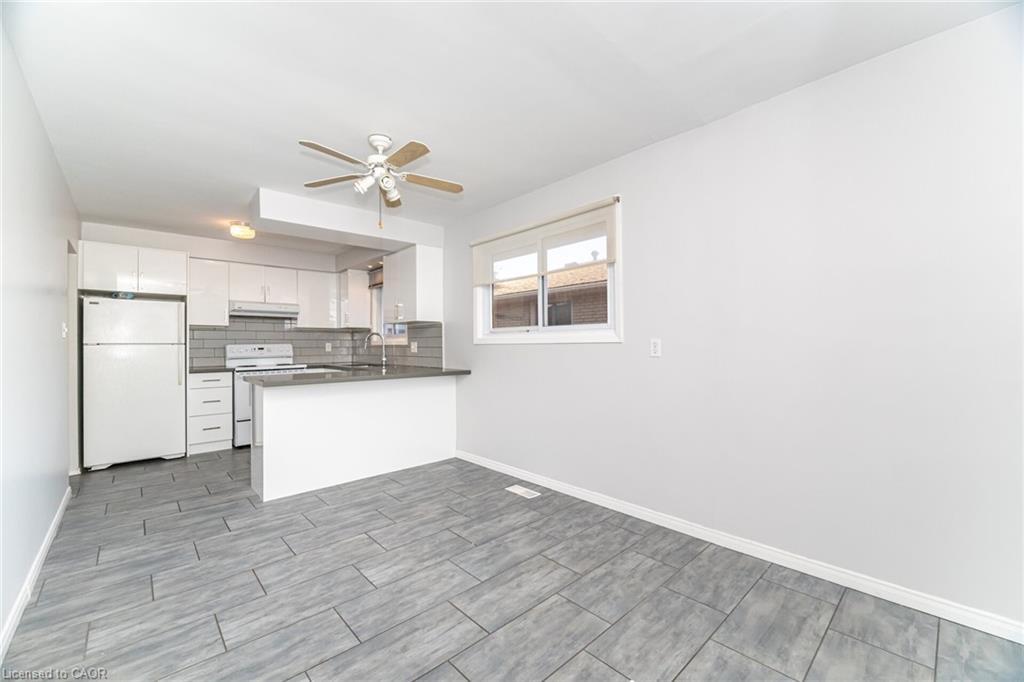 7 Maitland Avenue, Hamilton, ON - Indoor Photo Showing Kitchen