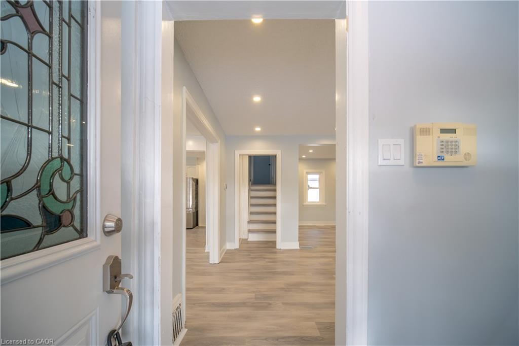 10 Monroe Street, Cambridge, ON - Indoor Photo Showing Other Room