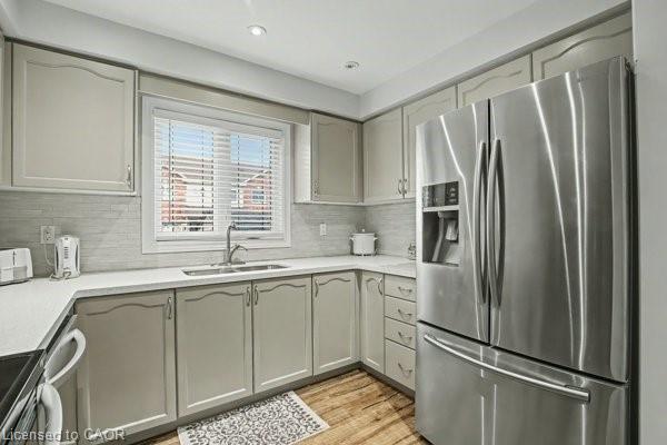 425 Taylor Crescent, Burlington, ON - Indoor Photo Showing Kitchen With Double Sink