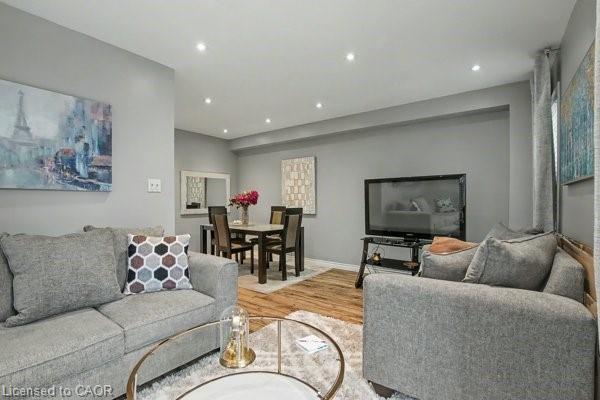 425 Taylor Crescent, Burlington, ON - Indoor Photo Showing Living Room