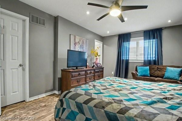 425 Taylor Crescent, Burlington, ON - Indoor Photo Showing Bedroom