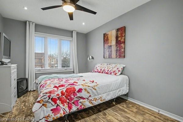 425 Taylor Crescent, Burlington, ON - Indoor Photo Showing Bedroom