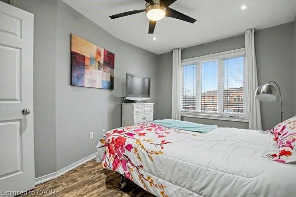 425 Taylor Crescent, Burlington, ON - Indoor Photo Showing Bedroom