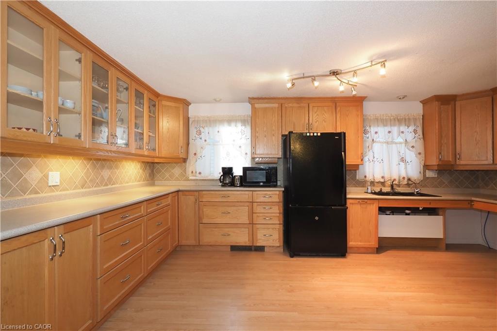 11 Broken Oak Crescent, Kitchener, ON - Indoor Photo Showing Kitchen