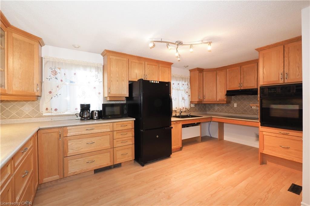 11 Broken Oak Crescent, Kitchener, ON - Indoor Photo Showing Kitchen