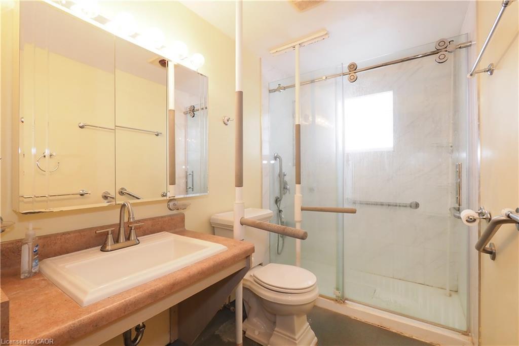 11 Broken Oak Crescent, Kitchener, ON - Indoor Photo Showing Bathroom