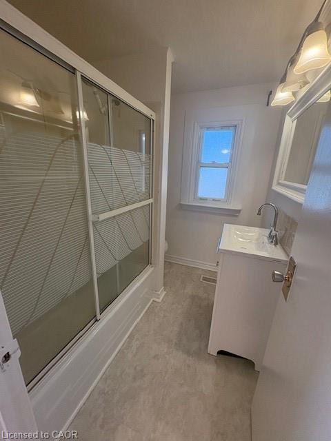 89 Shaw Street, Hamilton, ON - Indoor Photo Showing Bathroom