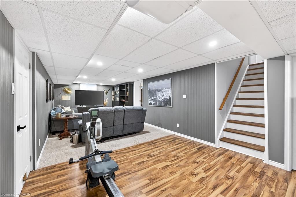 100 Ferndale Avenue, Hamilton, ON - Indoor